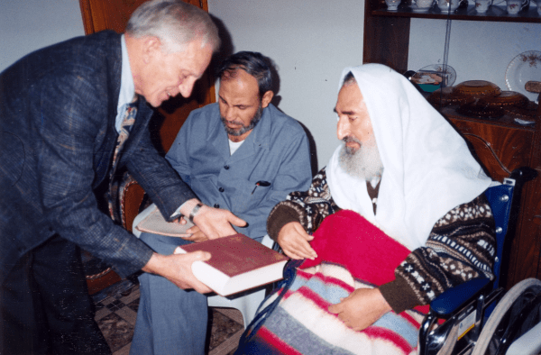 Irmão André e Sheikh Yassin, fundador do Hamas.