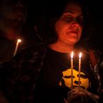 Apoiadores de Jair Bolsonaro fazem uma vigília de oração em apoio ao candidato, após ele ter sido esfaqueado.